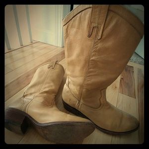 Vinrage Frye boots